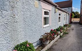 Room Near East Midland Airport 5